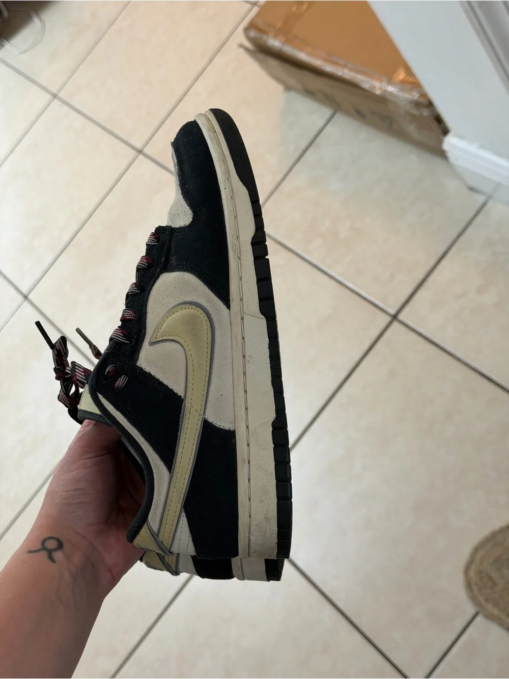 Nike Dunk Low 7.5W - Black & Cream